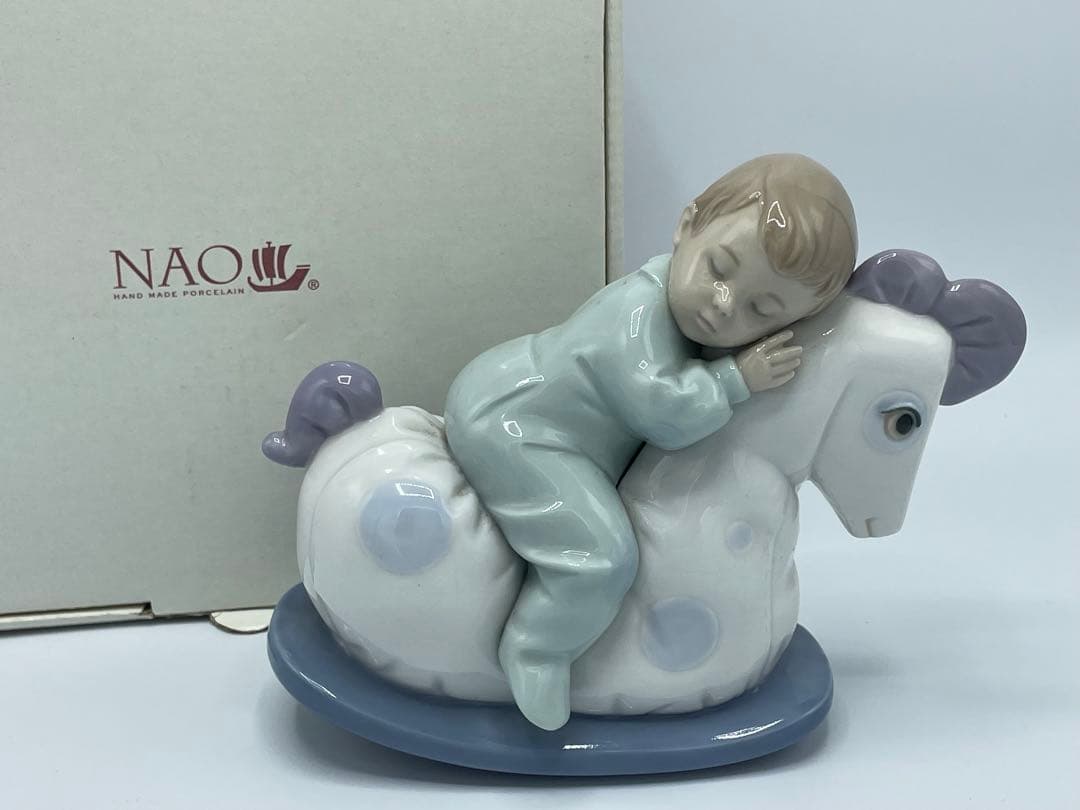 極美品 NAO フィギュリン 木馬でお昼寝