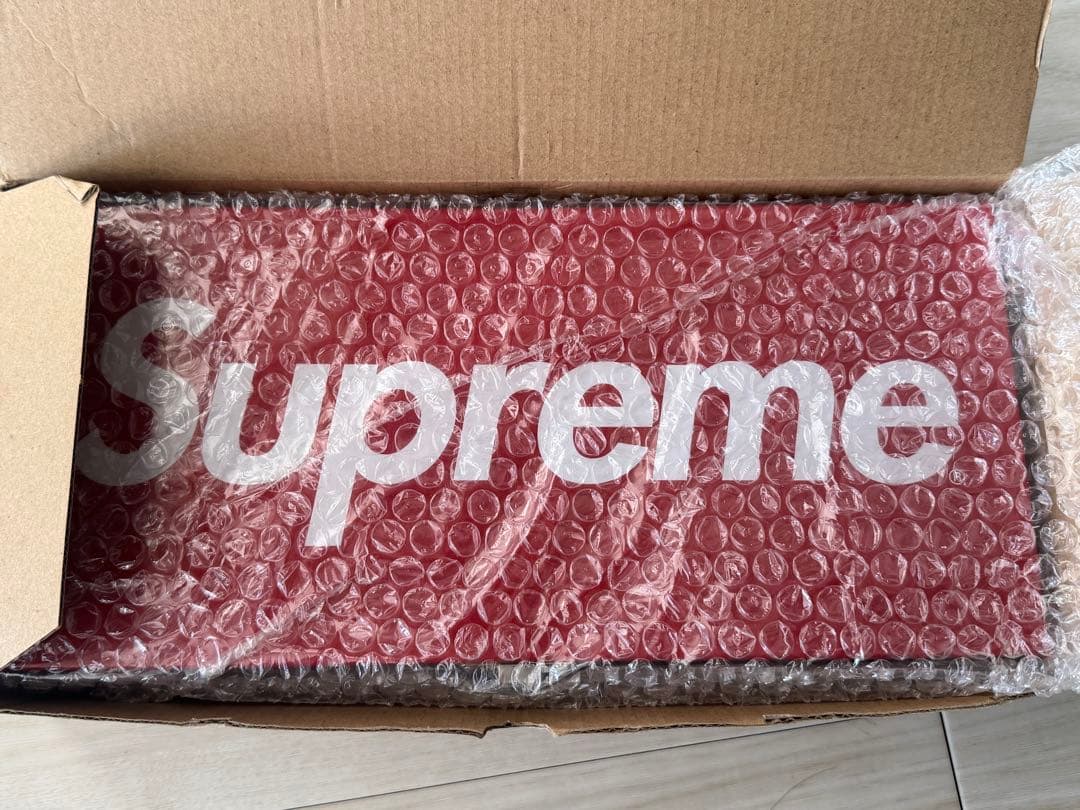 Supreme 赤 ボックス