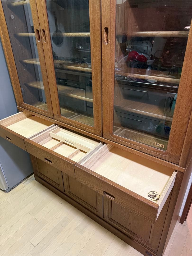 府中家具 食器棚 食器収納 引き戸 ガラス扉 楢材 無垢 木製 キッチン収納