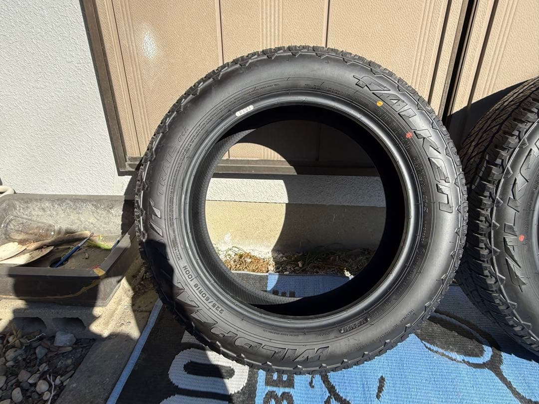 RAV4純正　225/60/18 ファルケンWILDPEAK A/T TRAIL