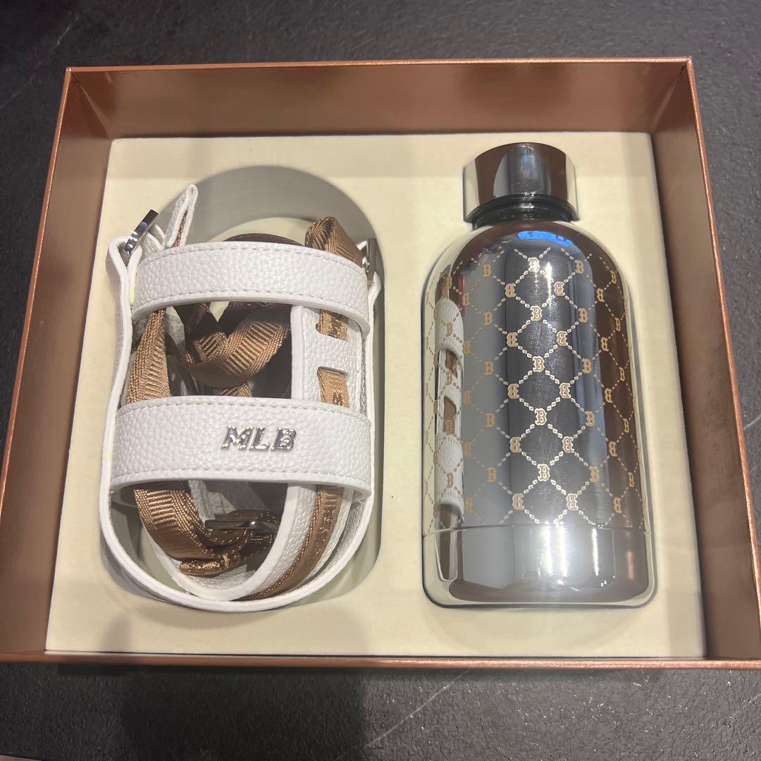 MLB 台湾　水筒　カバーケース