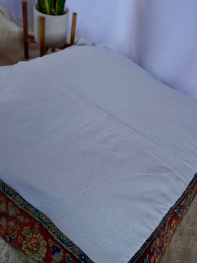 【チクワ】トルコ直輸入　オールドキリム　ヴィンテージラグ　プフ