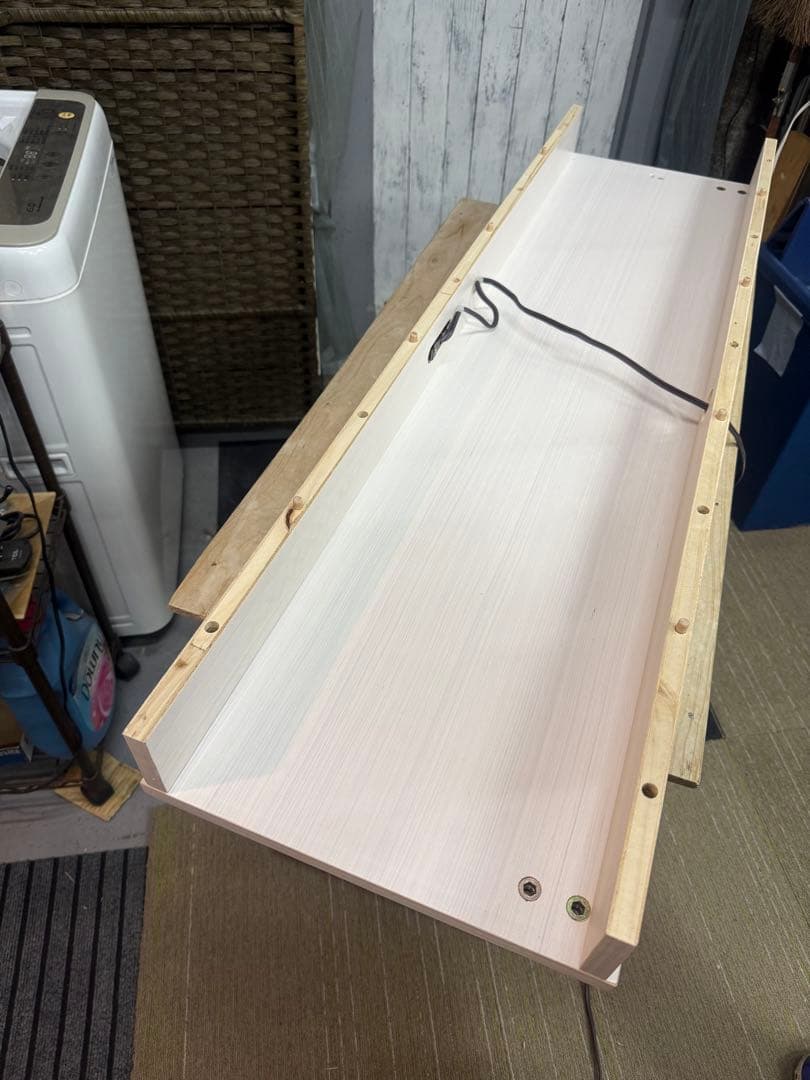 【美品】アイリス　セミダブルサイズ　ベッドフレーム　棚付コンセント付き　ホワイト