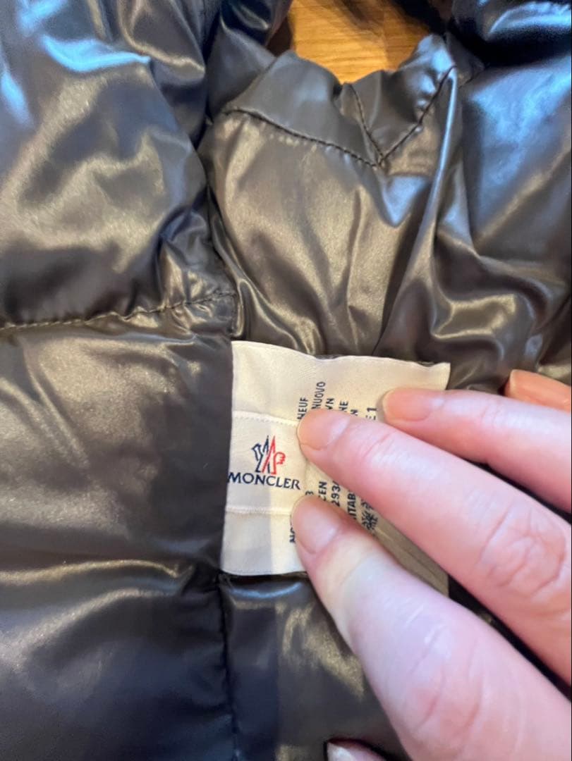 MONCLER チャコールグレー ダウンベスト