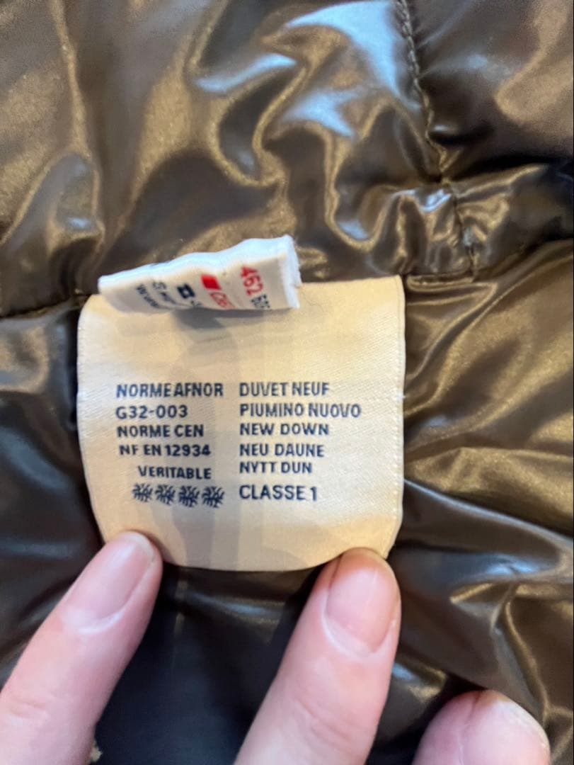 MONCLER チャコールグレー ダウンベスト