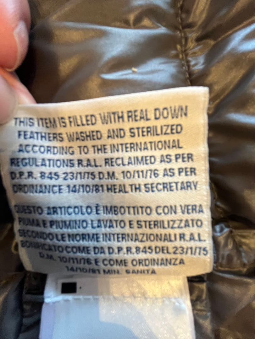 MONCLER チャコールグレー ダウンベスト