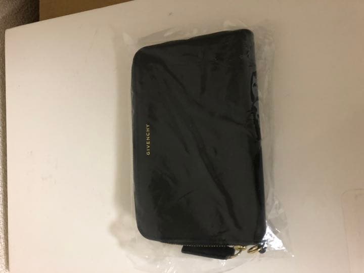 G*y様 ジバンシー 財布 ウォレット