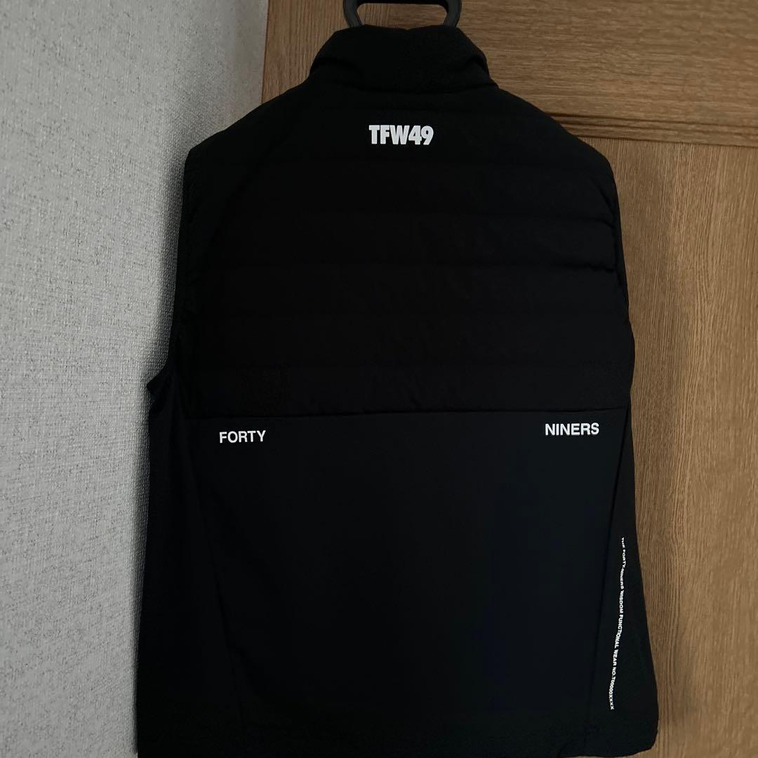 r*y様 TFW49 ブラック ダウンベスト メンズウェア　M