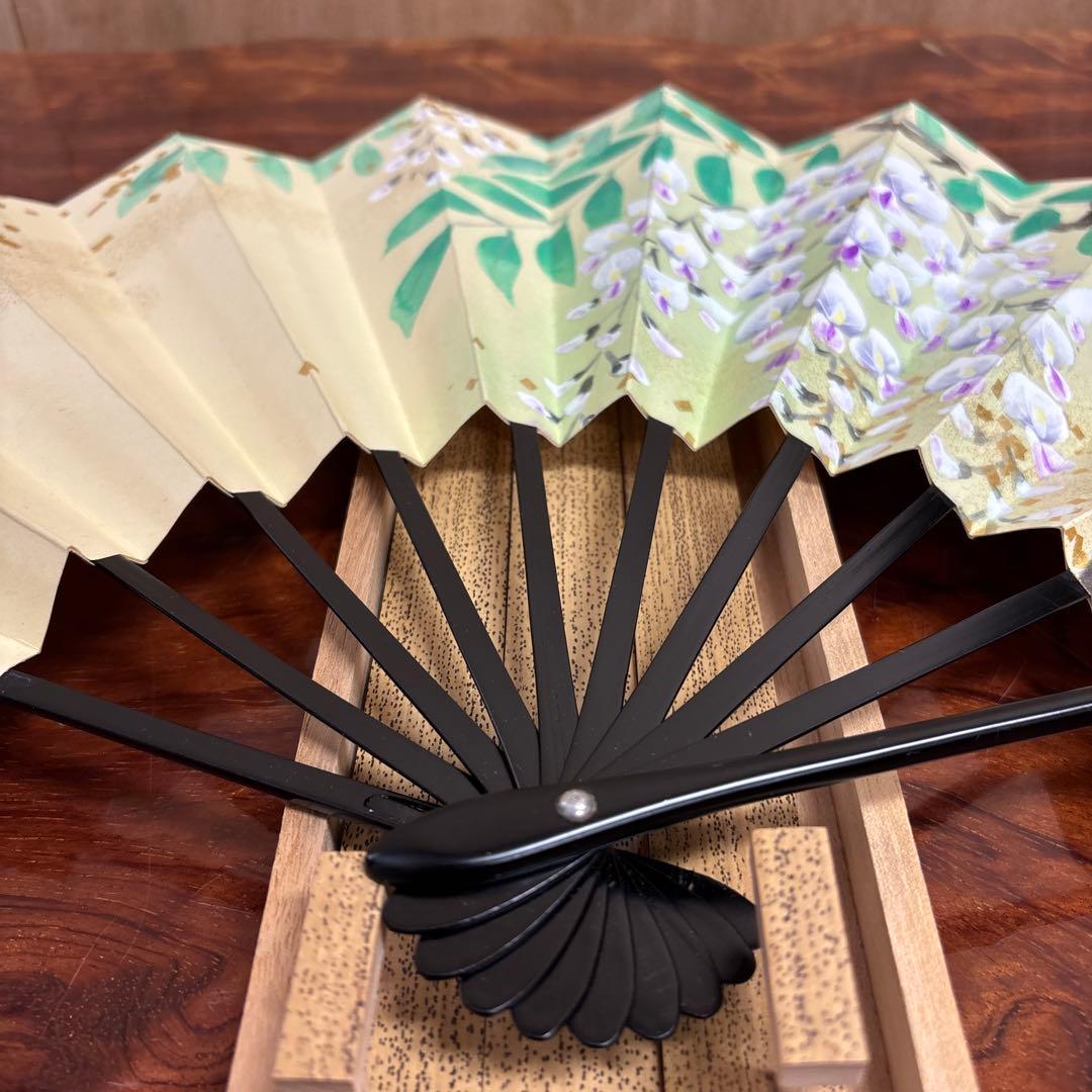 舞扇子 紫の花と緑の葉　　o0114o15