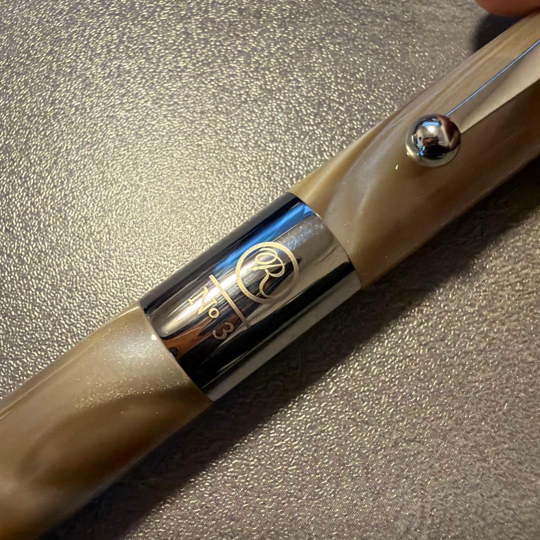 Romeo no.3 ロメオ　ボールペン　太軸　イタリアンベージュ