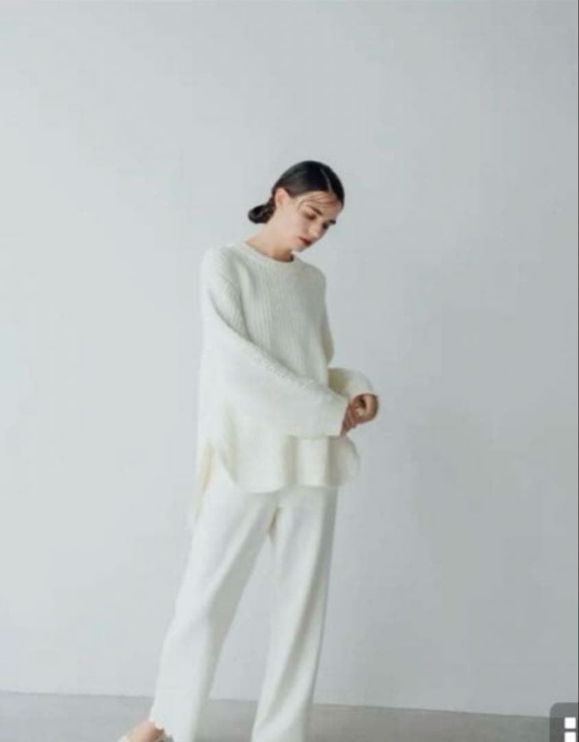 ella_selectshopエラ♡ラウンドヘムニット アイボリー