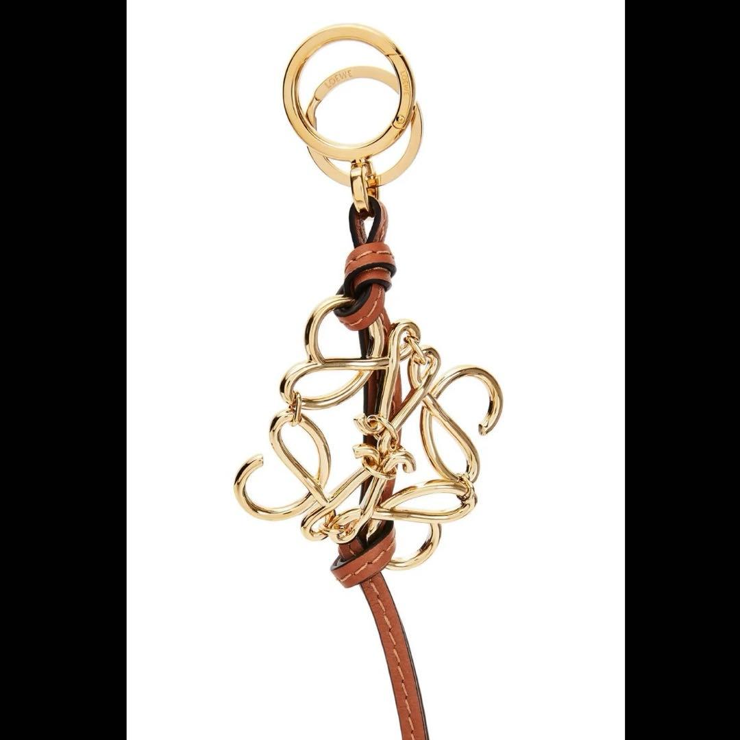 【即日発送】LOEWE アナグラムチャーム　ゴールド　レザー