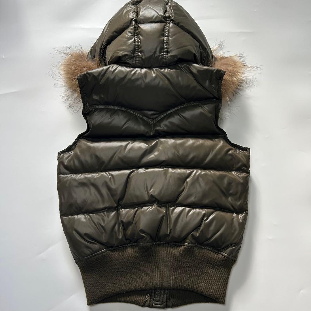 美品✨　バーバリー ダウンベスト リアルファー　ロゴ刺繍　カーキ　チェック　②