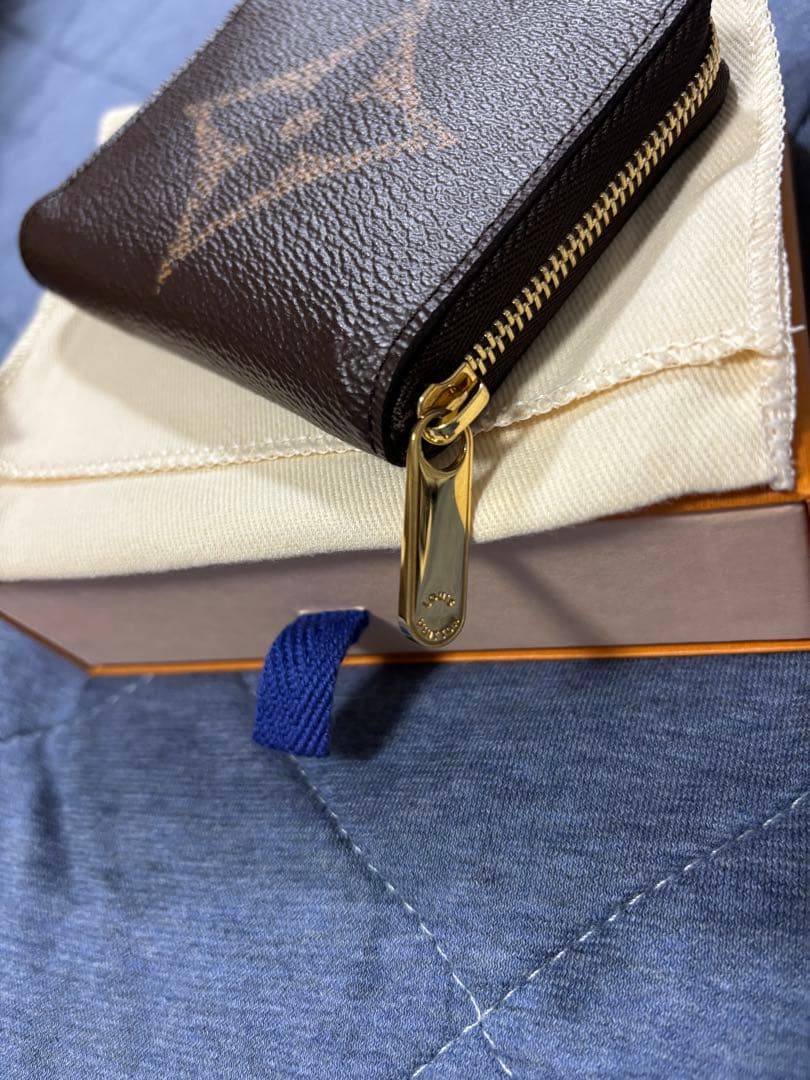 Louis Vuitton モノグラム ジャイアント　ジッピーケース