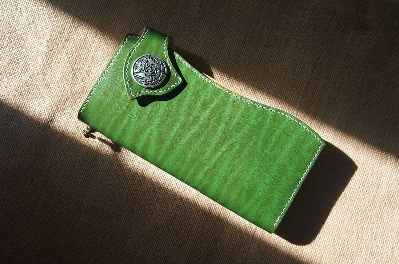 送料無料　ルガトショルダーのバイカーズウォレット【パロットグリーン】