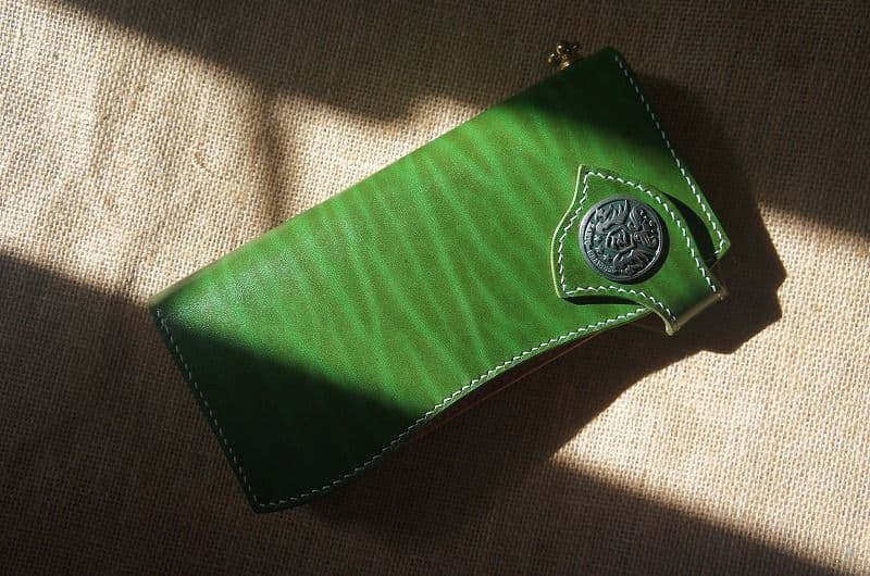 送料無料　ルガトショルダーのバイカーズウォレット【パロットグリーン】