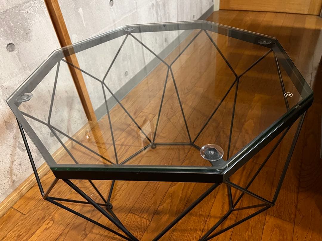 黒の合成皮革ソファとテーブルセット