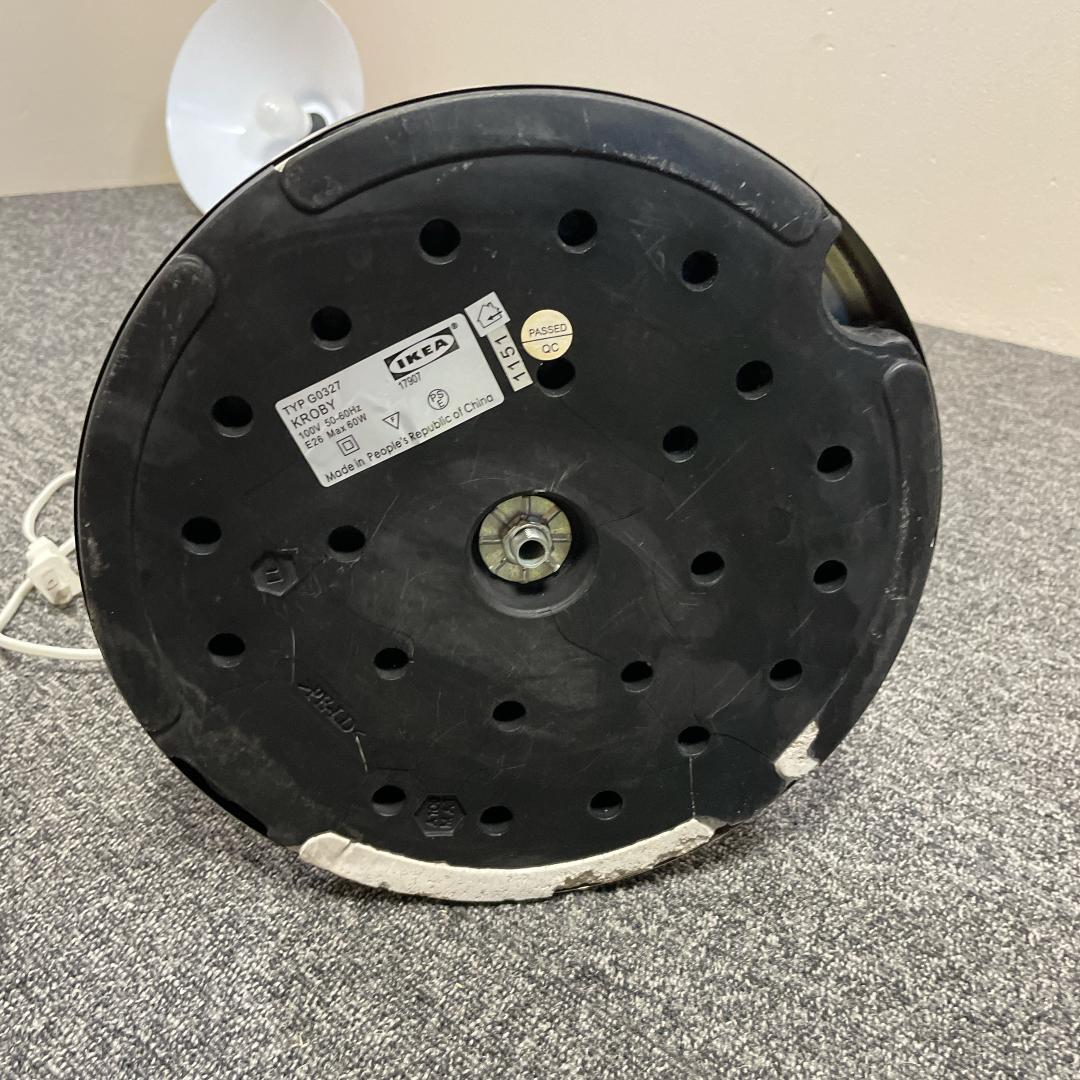 廃盤レアー　希少　IKEA KROBY フロアスタンド ホワイト　クロム