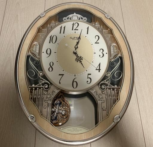 【新品】SmallWorld電波時計 30曲メロディ付 報時付掛時計 リズム時計