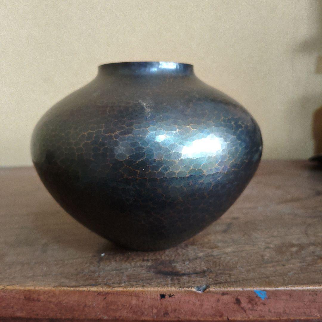 ダークブロンズ金属製花瓶