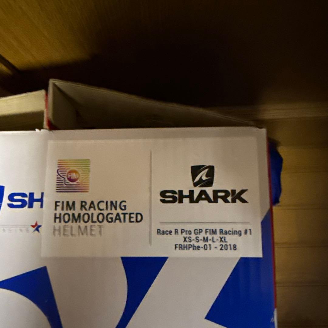 shark カーボンヘルメット