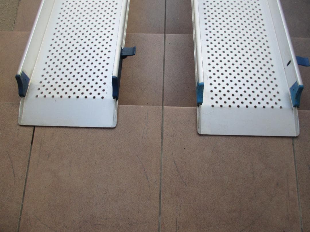 東山産業 スライドスロープ ESK300 アルミ 1.5 ～ 3m車椅子段差解消