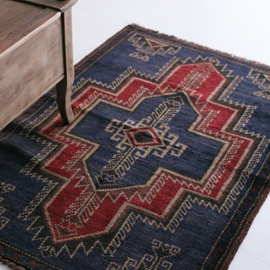 126cm×85cm バルーチ　トライバルラグ　イラン　ヴィンテージラグ