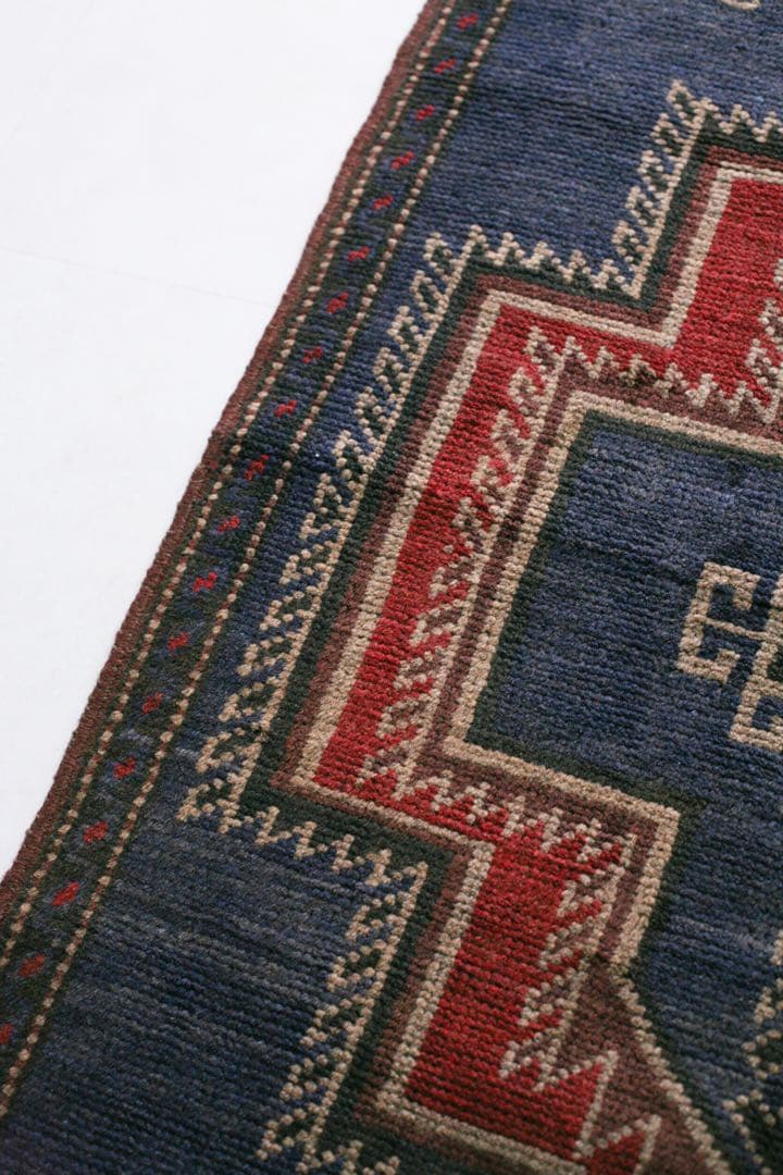 126cm×85cm バルーチ　トライバルラグ　イラン　ヴィンテージラグ