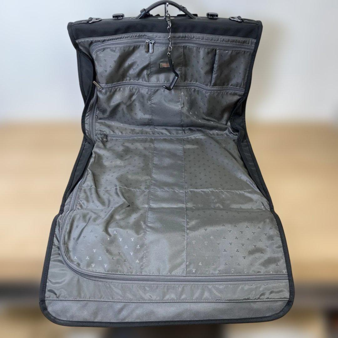 未使用タグ付き TUMI ガーメントバッグ ブラック