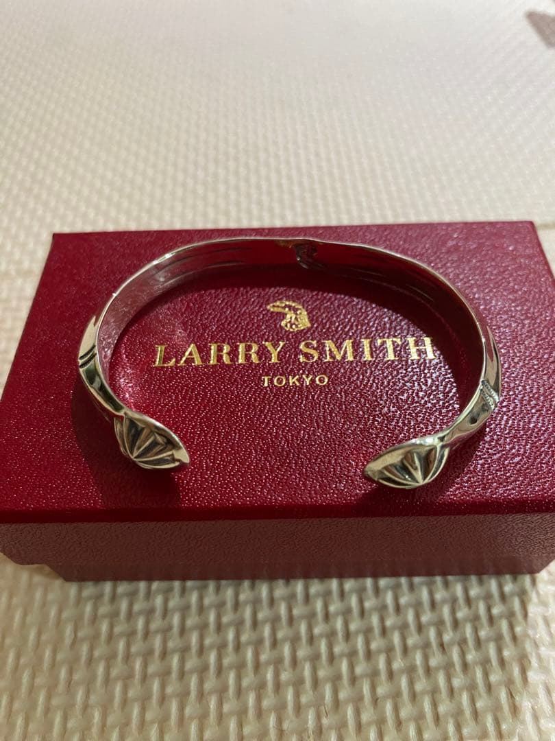 アクセサリー LARRY SMITH/TRIANGLE SIDE SHELL BRACELET