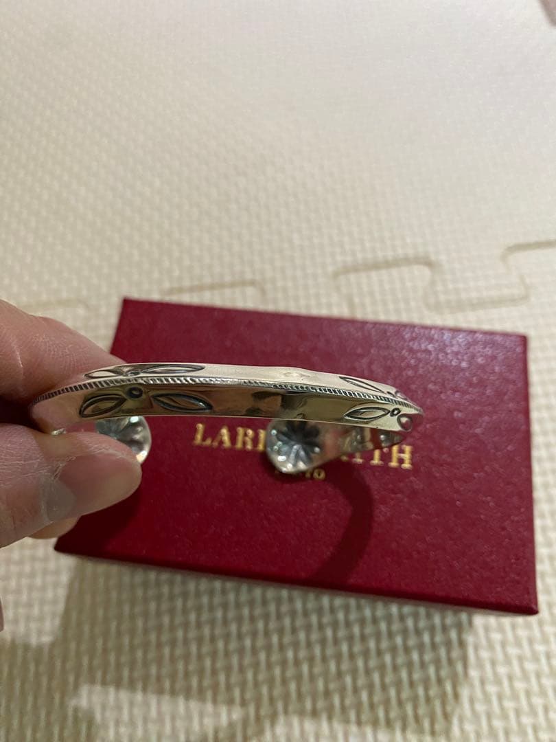 アクセサリー LARRY SMITH/TRIANGLE SIDE SHELL BRACELET