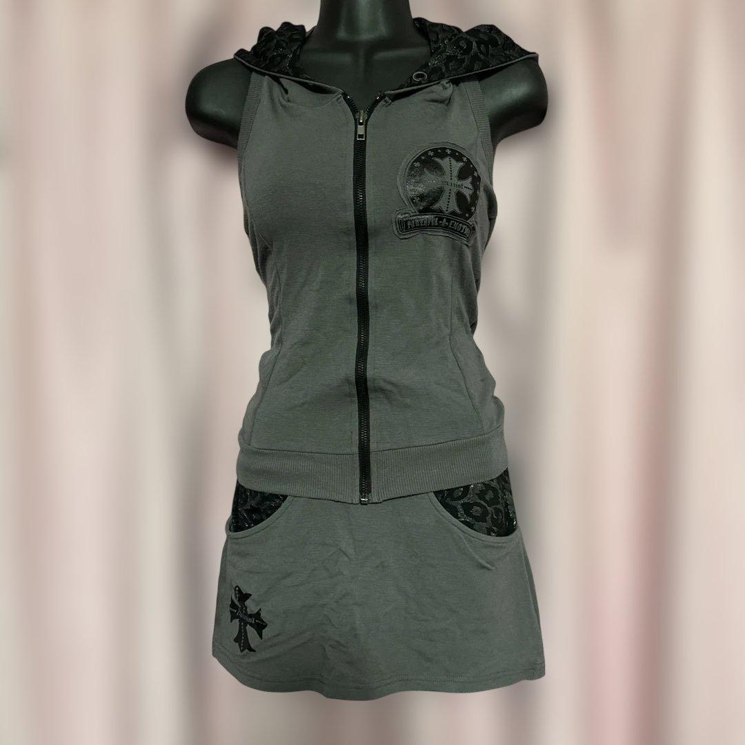 未使用　d.i.aセットアップ　グレー フード付きタイトスカート