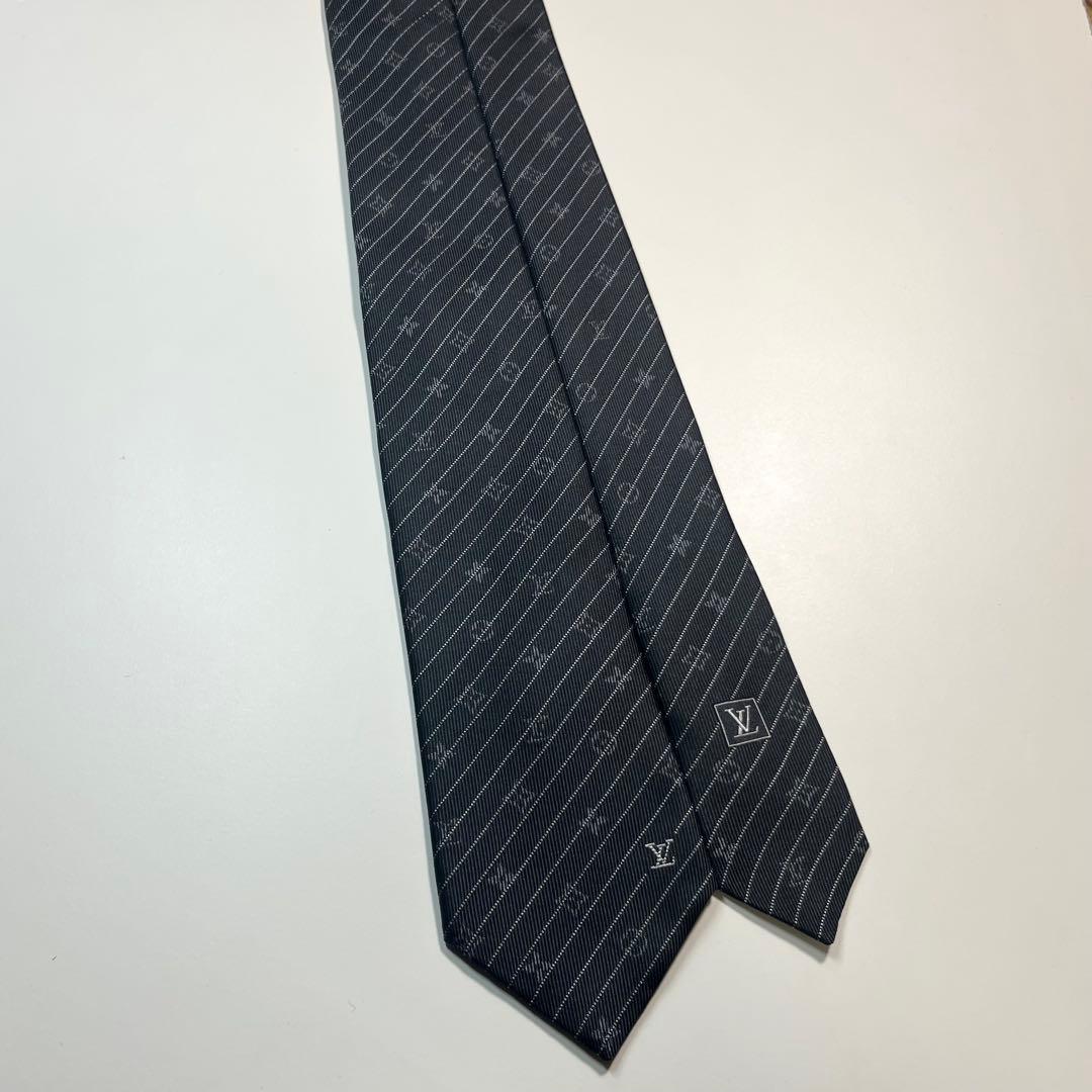 現行✨極美品✨LOUIS VUITTON ネクタイ　モノグラム　LV ナロータイ