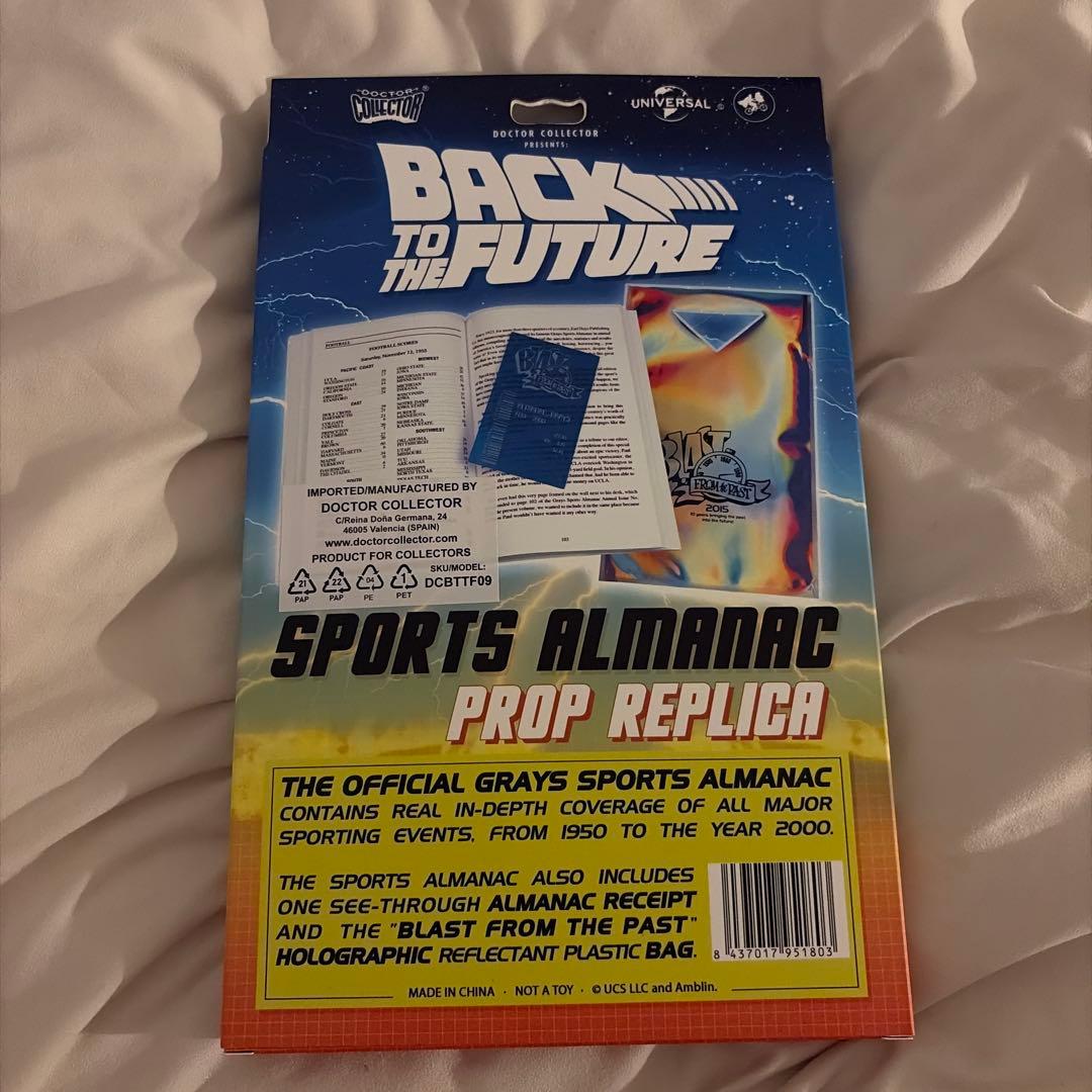 【未使用】バックトゥザフューチャー　スポーツ年鑑レプリカ