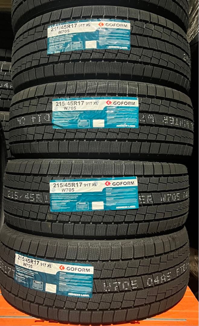 激安スタッドレスタイヤ 4本セット215/45R17