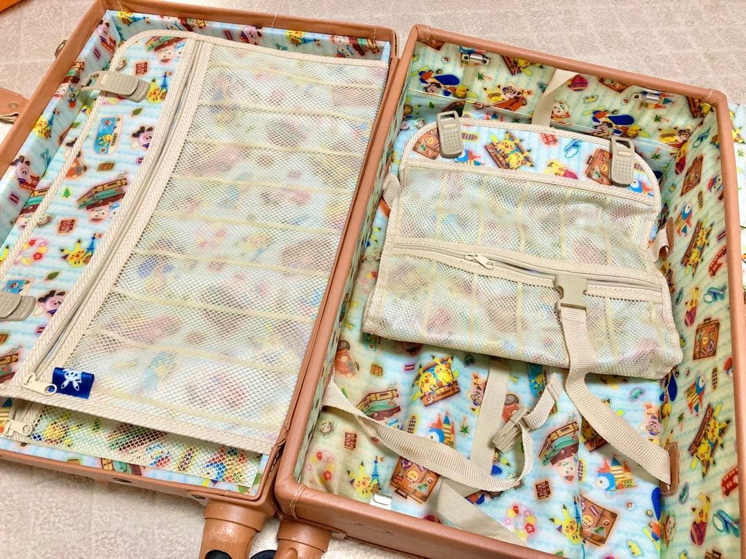 ポケモン トランク型キャリーケース　Pokémon Colorfultrip