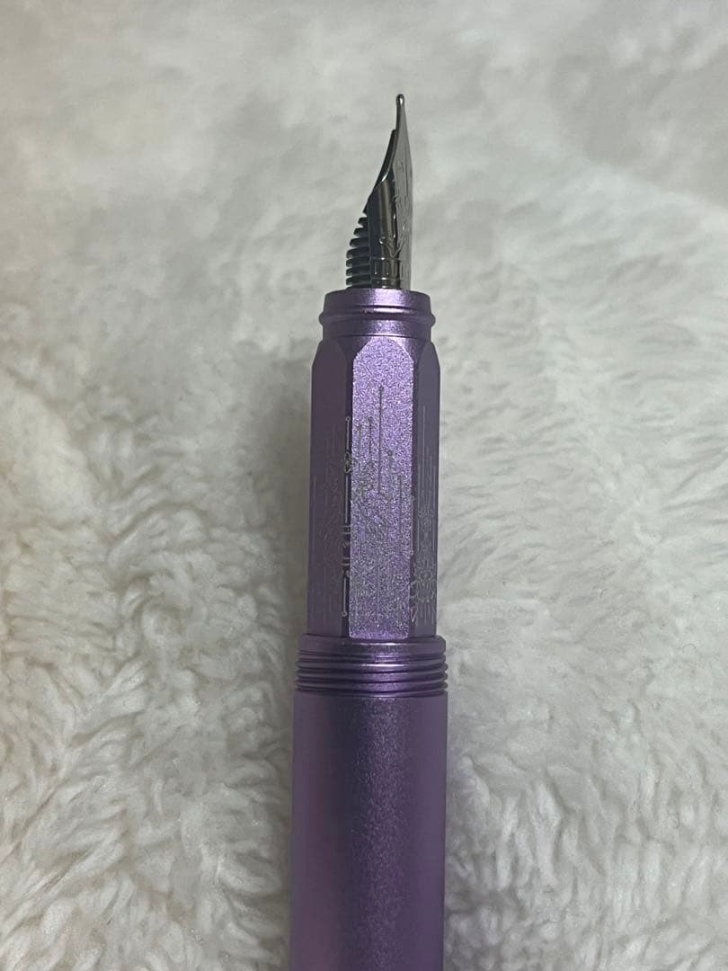 ☆限定 新品未使用 フェリスホイールプレス 万年筆 アルミカルーセル 字幅F☆