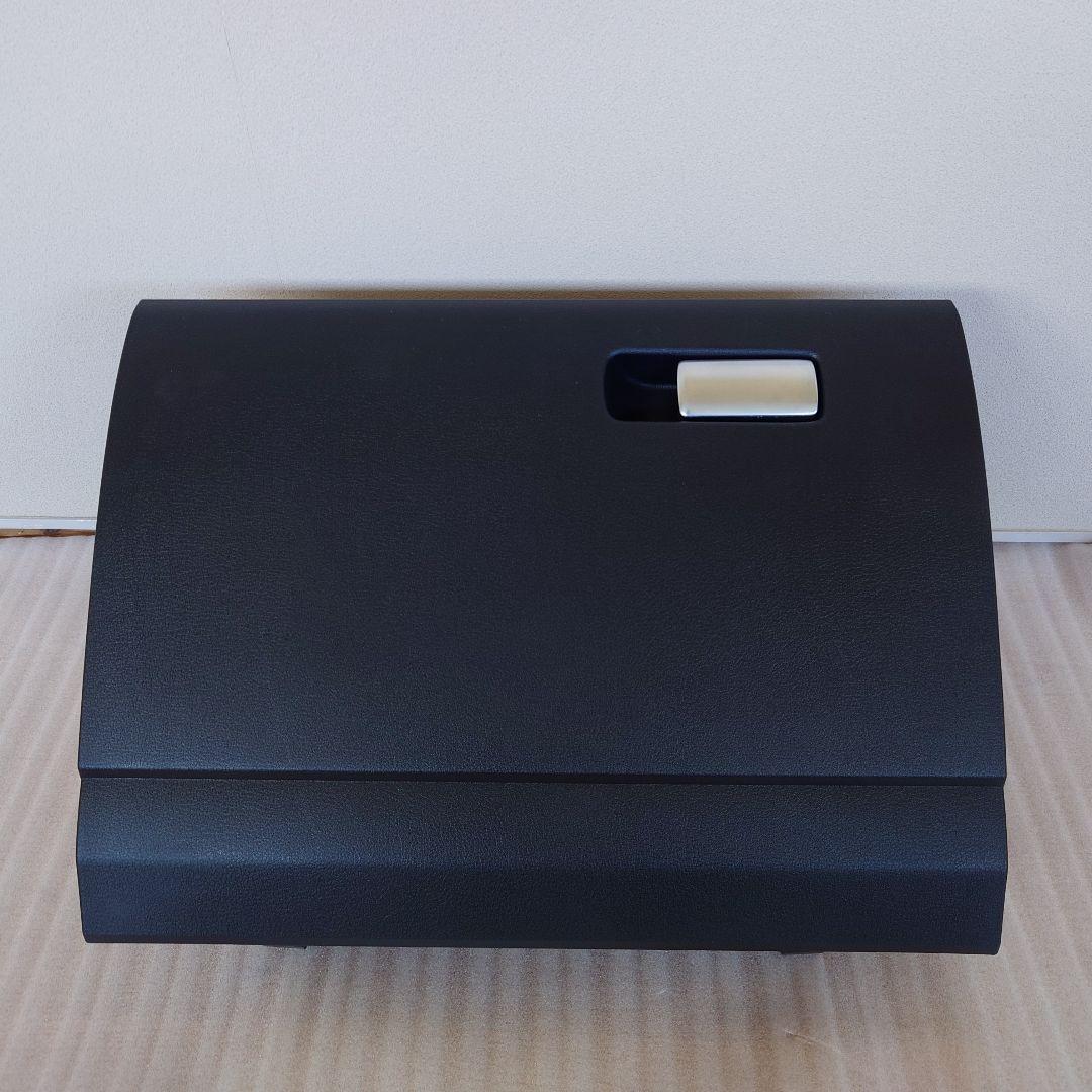 【早い者勝ち】【貴重】マツダ3 mazda3 グローブボックス メッキ仕様