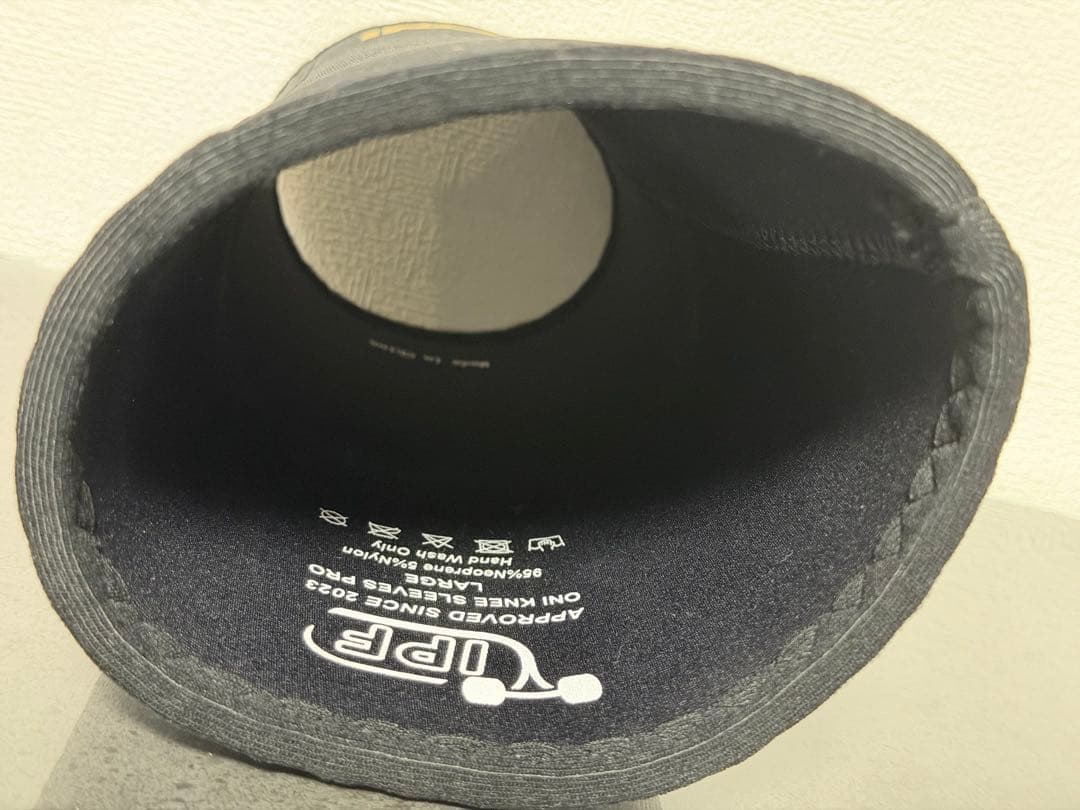 ONI ニースリーブ サイズL 新品未使用品 重さ1027.0g(1組)