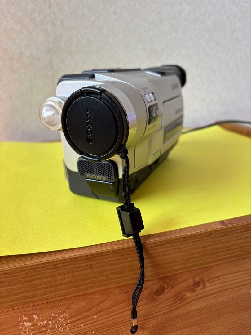 ビデオカメラ SonyHandycamCCDTRV106NTSC