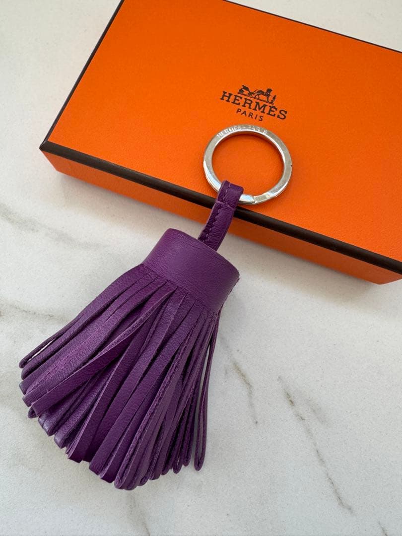 HERMES カルメンパープル フリンジ キーホルダー