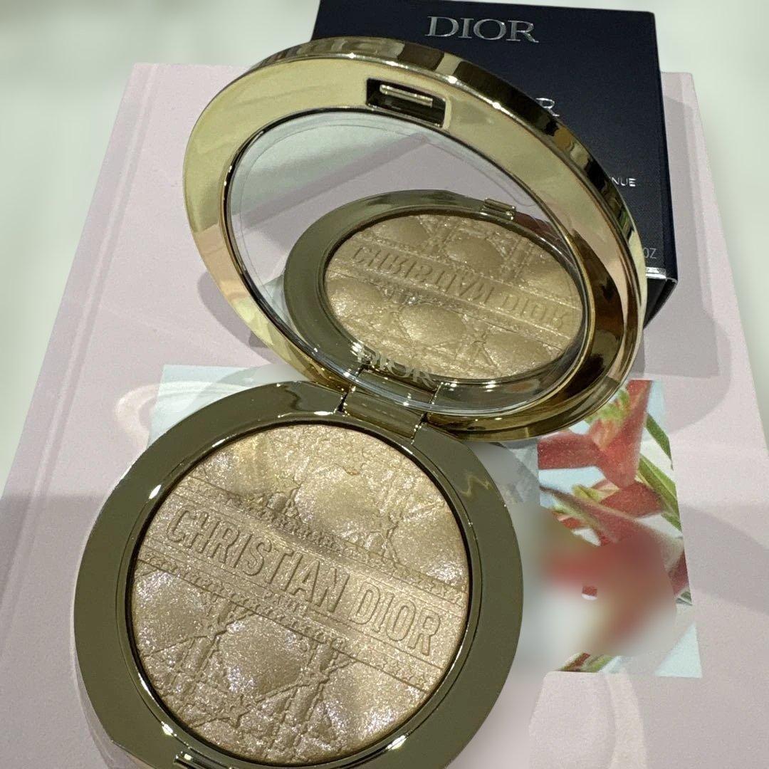 Dior スキンフォーエヴァー グロウルミナイザー