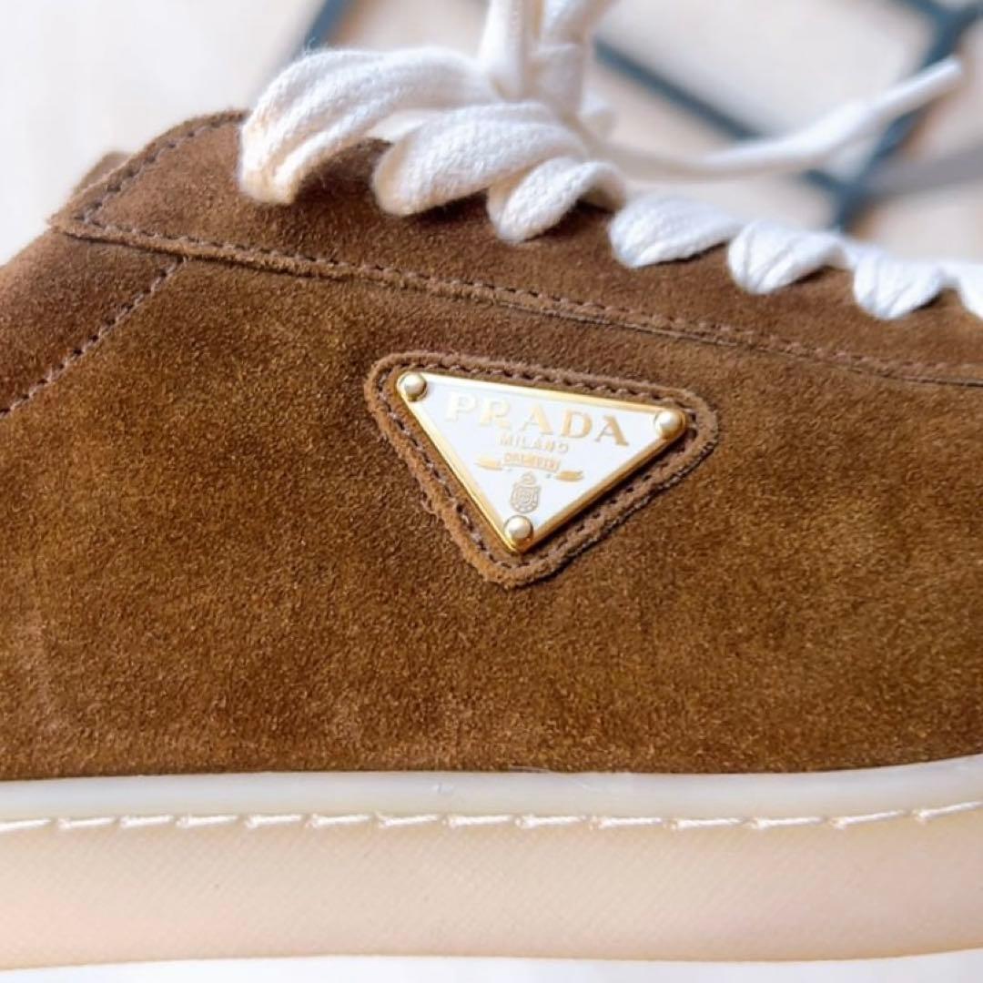 【プラダ】新品未使用 スエードスニーカー (サイズ6.5)