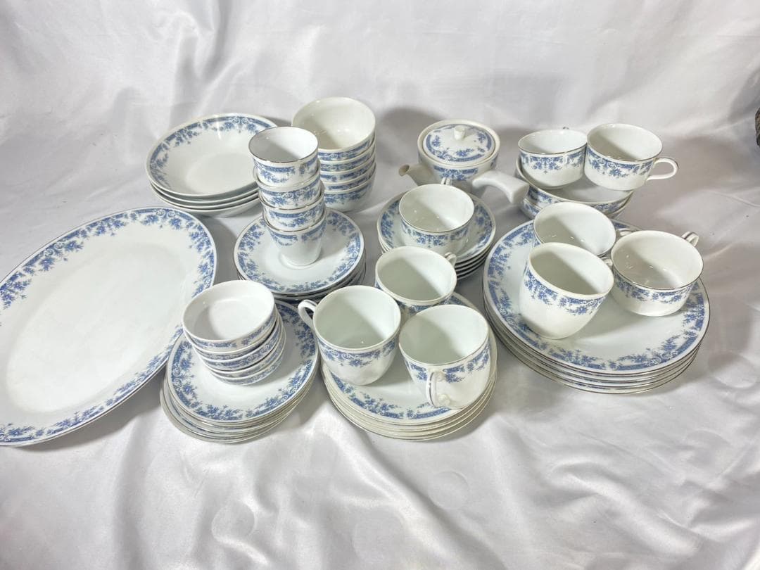 ノリタケ　青い花柄の食器セット 30点以上