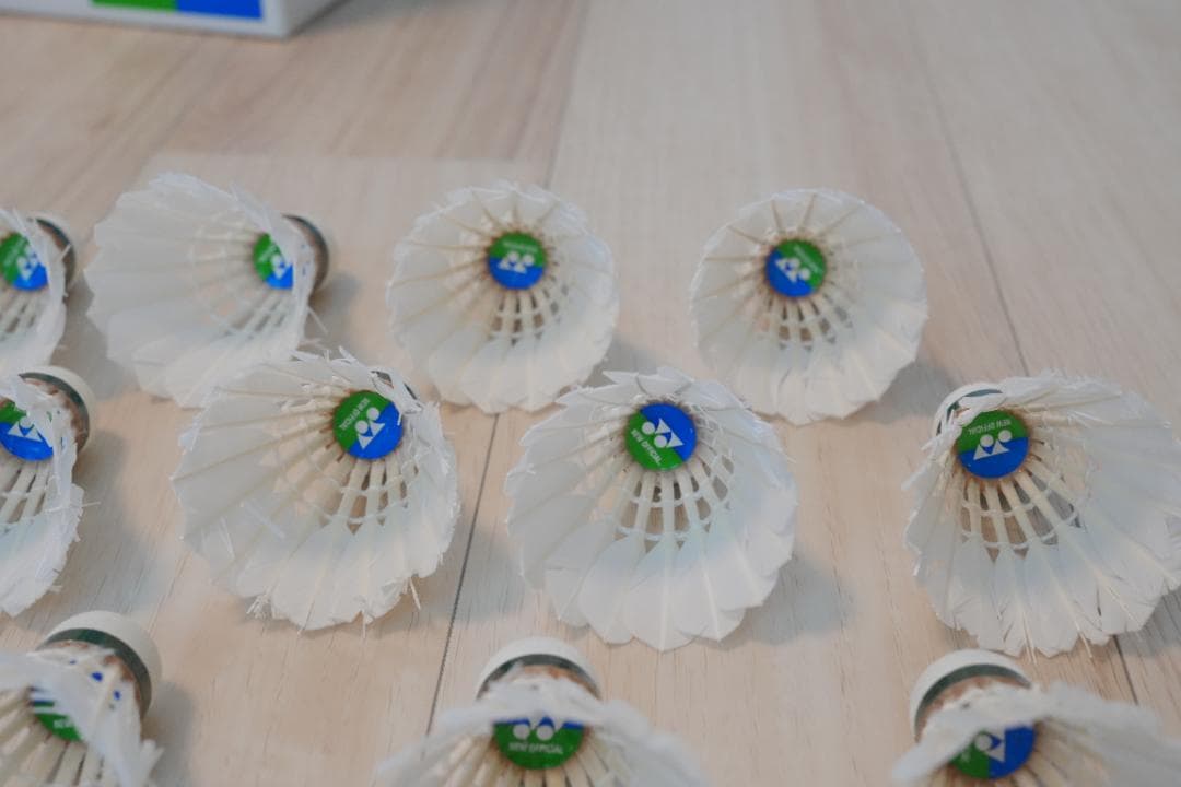 中古シャトル ニューオフィシャル 240球(基礎打ち用120+ノック用120)