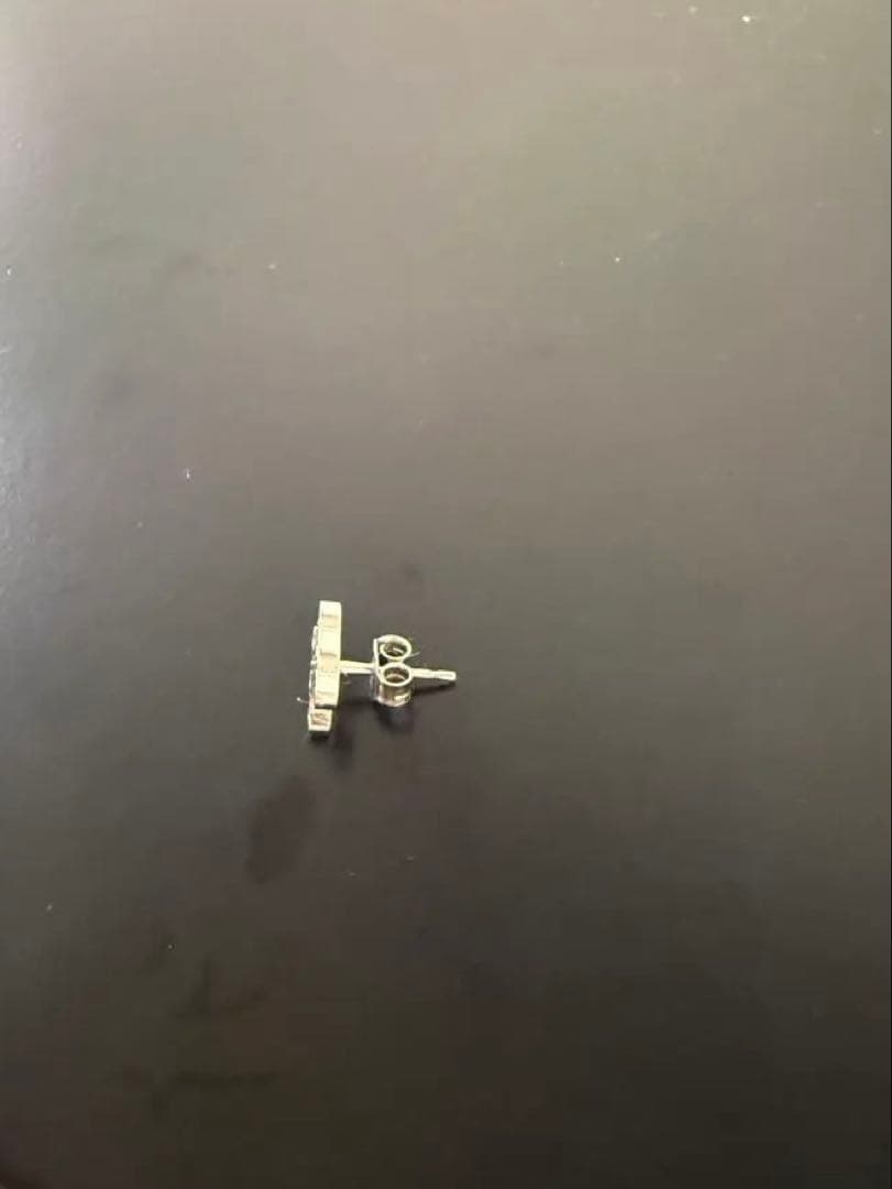 セリーヌ 片耳 トリオンフ スタッズ ピアス ロジウムフィニッシュ ブラス