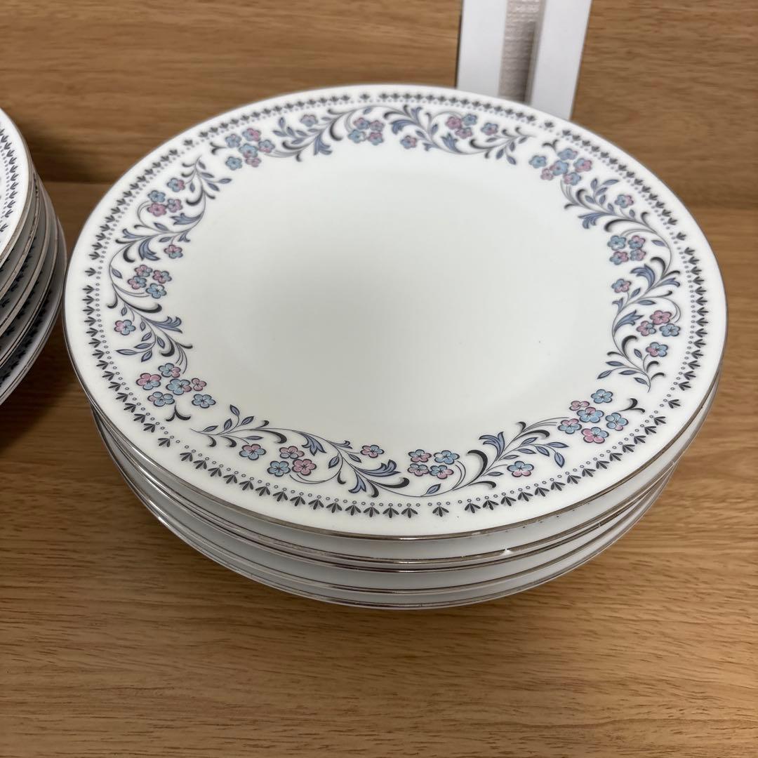 ノリタケ Blue waltz コレクションの19点セットです。