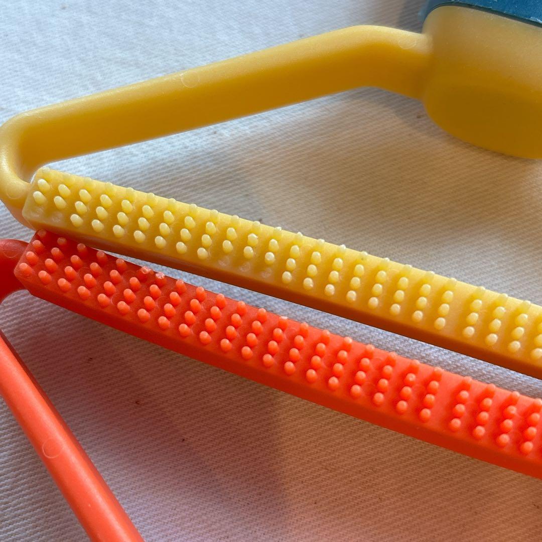 毛玉取り　ペットの毛掃除　ブラシ　傷あり　2個セット　掃除ブラシ　抜け毛　換毛期