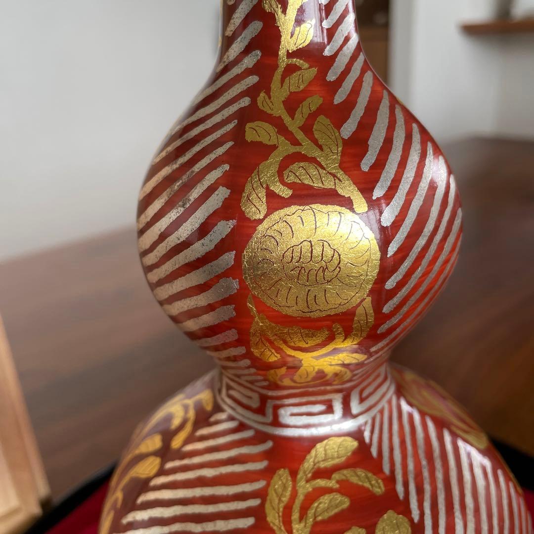 佐賀 嬉野 琥山窯　小野次郎（小野珀子氏 次男）紅地金銀襴手　瓶