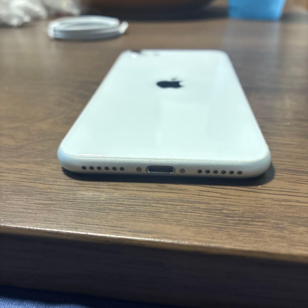 スマートフォン本体 iPhone se2 64GB